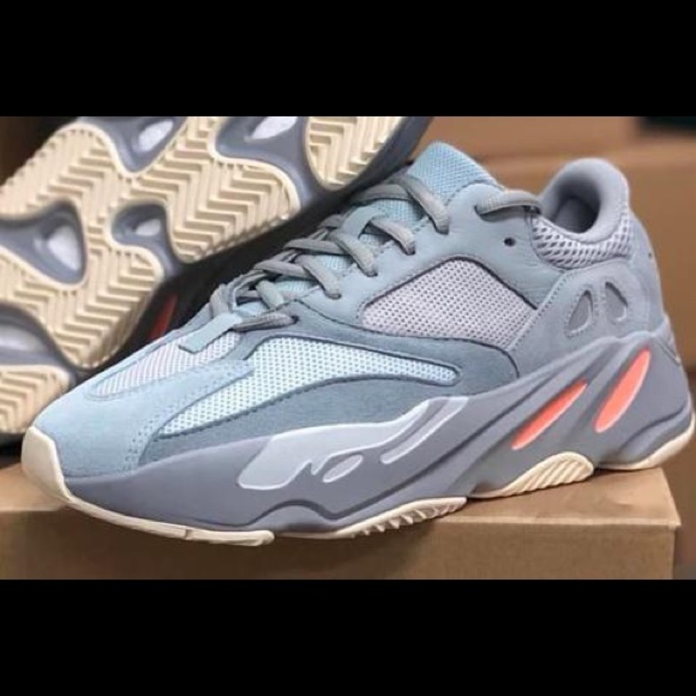 Yeezy 700 Inertia // Size 11